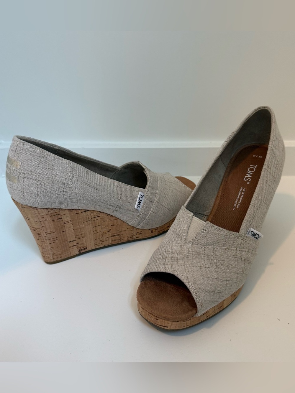 Toms Classic Wedge Sandals Taupe Size 7.5